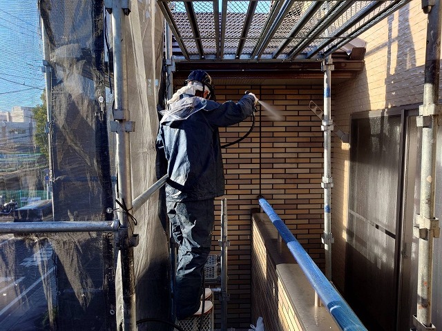 深谷市東方で、クリヤー塗装を行いました。新築時のような光沢のある美しい外壁に！