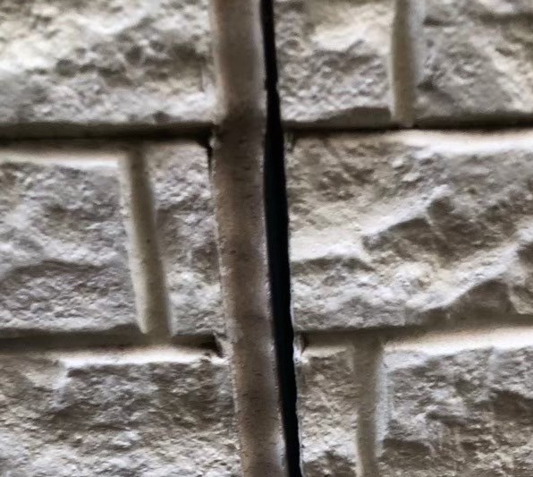 コーキングひび割れ