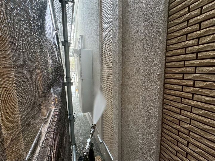 高圧洗浄で黒ずみ・付着物をしっかり除去